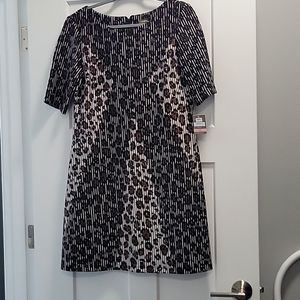 Dress with side pockets